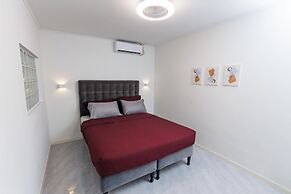 Las Palmeras Apartments