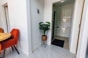 Las Palmeras Apartments