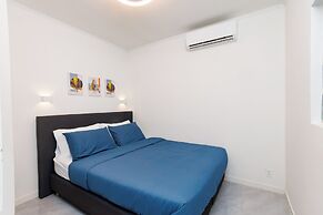 Las Palmeras Apartments