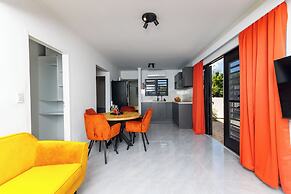 Las Palmeras Apartments