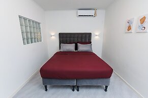 Las Palmeras Apartments