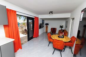 Las Palmeras Apartments