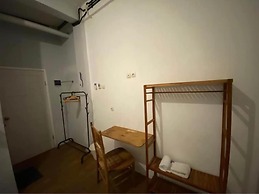 Black and Putih stay