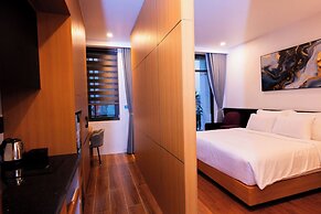 CELINA HOTLE Ninh Bình