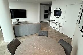 Apt Sleeps 6 With Two Bathrooms