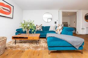 River Cabin With Mooring - From 250 Per Night