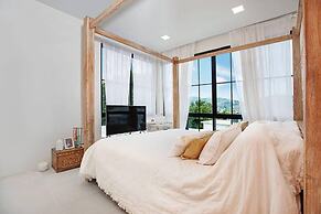 Mediterranean-Asian 3BR Villa Cristina