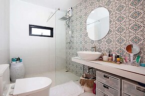 Mediterranean-Asian 3BR Villa Cristina