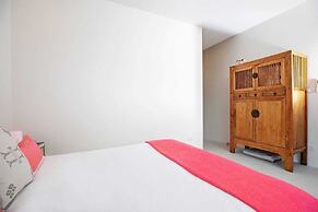 Mediterranean-Asian 3BR Villa Cristina