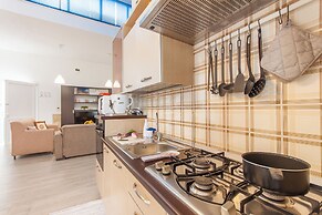 Alcamo Pool House Red