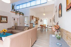 Alcamo Pool House Red