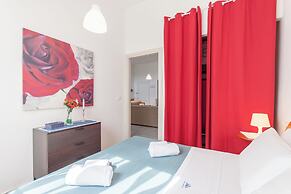 Alcamo Pool House Red