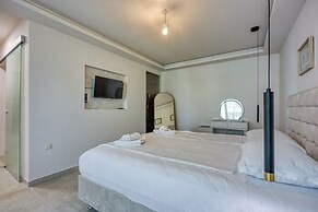 Villa Samara with Pool