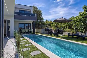 Villa Samara with Pool