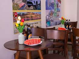 Boo HOSTEL Wifi Free and Rooftop Retreat