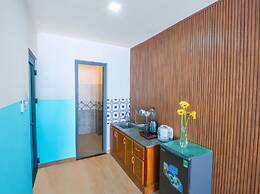 Boo HOSTEL Wifi Free and Rooftop Retreat