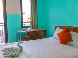 Boo HOSTEL Wifi Free and Rooftop Retreat