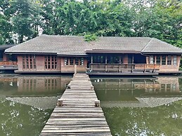 Baan Rim Nam