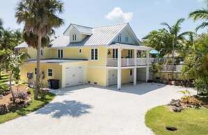 3 br Private Suite in our Waterfront Paradise