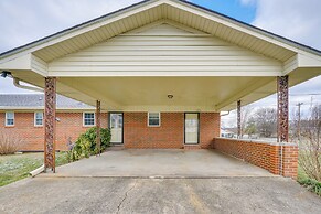 2 Mi to Town: Rustic East Tennessee Home!