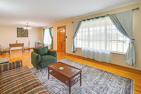 2 Mi to Town: Rustic East Tennessee Home!