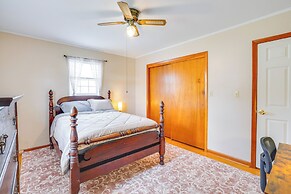 2 Mi to Town: Rustic East Tennessee Home!