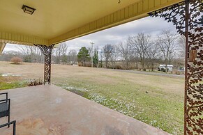 2 Mi to Town: Rustic East Tennessee Home!