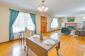 2 Mi to Town: Rustic East Tennessee Home!