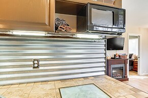 Peaceful Ranch Getaway w/ Deck in Red Bluff!