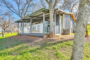 Peaceful Ranch Getaway w/ Deck in Red Bluff!
