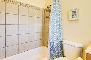 17 Mi to Dtwn Memphis: Townhome w/ Fenced Yard!