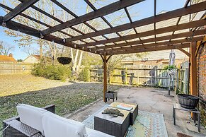 17 Mi to Dtwn Memphis: Townhome w/ Fenced Yard!