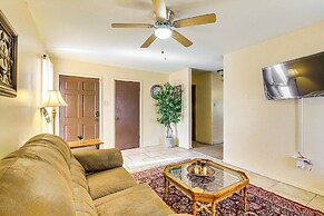 17 Mi to Dtwn Memphis: Townhome w/ Fenced Yard!