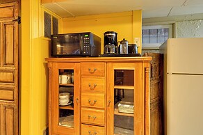 6 Mi to Dtwn: Portland Area Urban Oasis