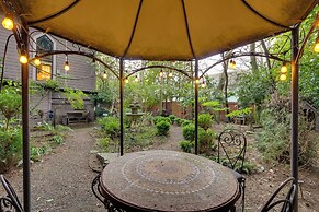 6 Mi to Dtwn: Portland Area Urban Oasis