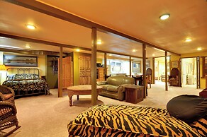 6 Mi to Dtwn: Portland Area Urban Oasis