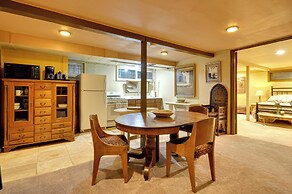 6 Mi to Dtwn: Portland Area Urban Oasis