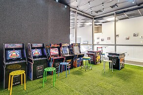 'better Lake Than Never' Huddleston Condo