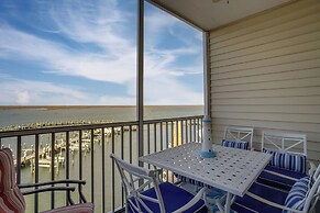 Walk to Main St: Condo w/ Pool Access in Crisfield