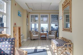 Walk to Main St: Condo w/ Pool Access in Crisfield