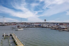 Walk to Main St: Condo w/ Pool Access in Crisfield