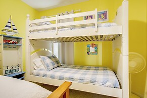 Walk to Main St: Condo w/ Pool Access in Crisfield