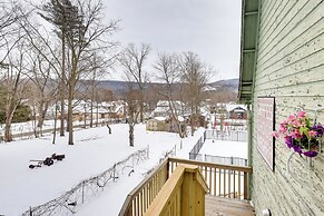 Walk to Eats: Mtn-view Hammondsport Hideaway!