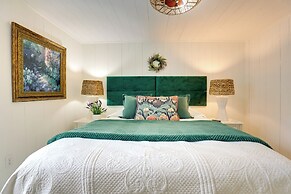 Walk to Eats: Mtn-view Hammondsport Hideaway!