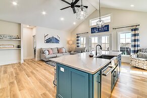 Lake View + Deck: Group Getaway in Grand Rivers!