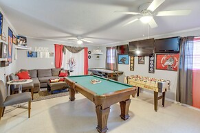 2 Mi to Downtown Columbia: Home w/ Theater Room!