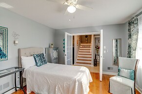 2 Mi to Downtown Columbia: Home w/ Theater Room!