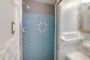 2 Mi to Downtown Columbia: Home w/ Theater Room!