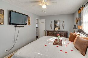 2 Mi to Downtown Columbia: Home w/ Theater Room!