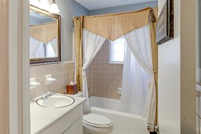 2 Mi to Downtown Columbia: Home w/ Theater Room!